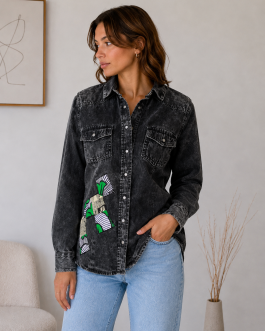 Chemise en jean noir effet délavé customisée – Taille 40