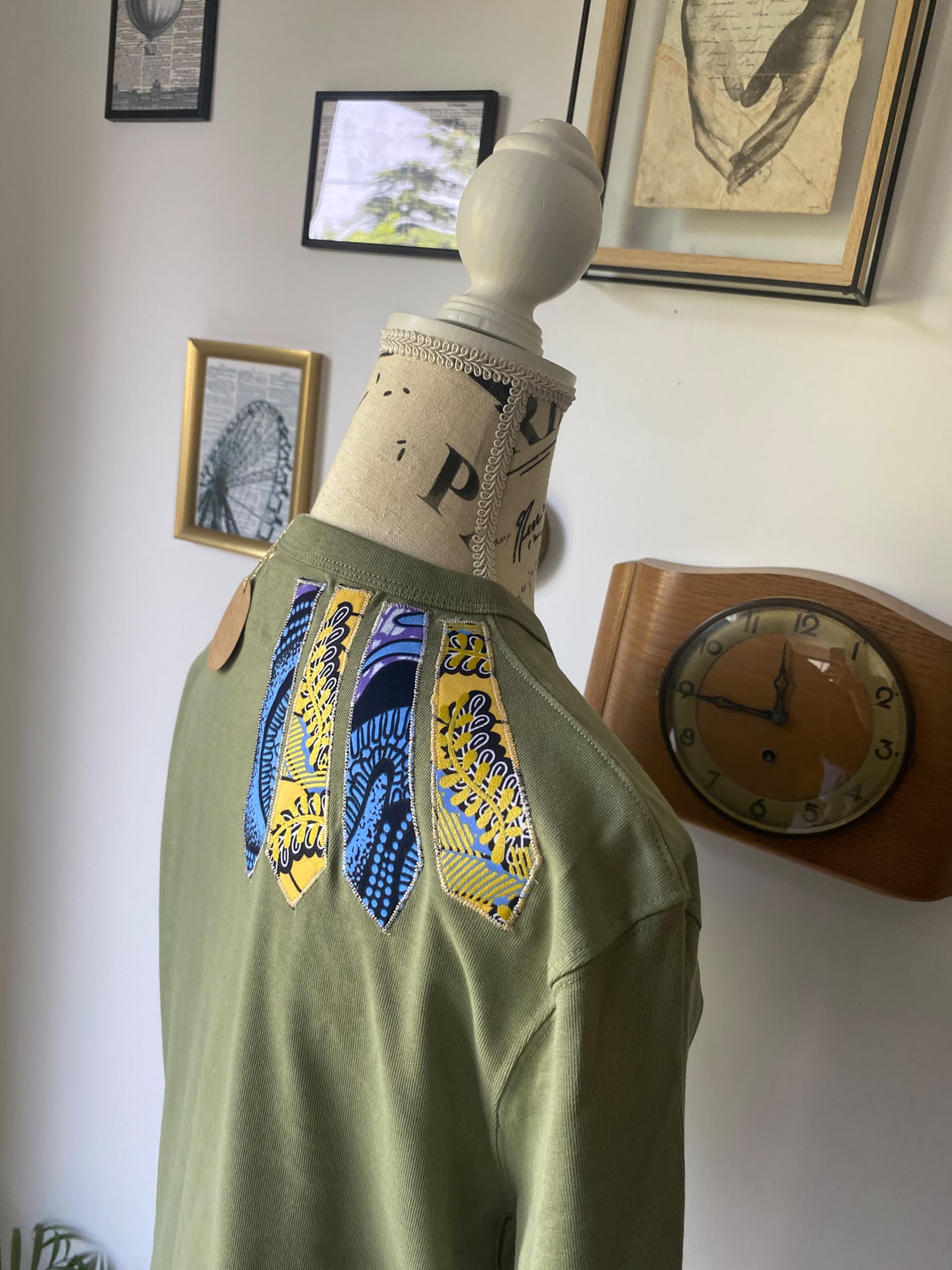 T-shirt kaki customisé – Taille S – Image 6