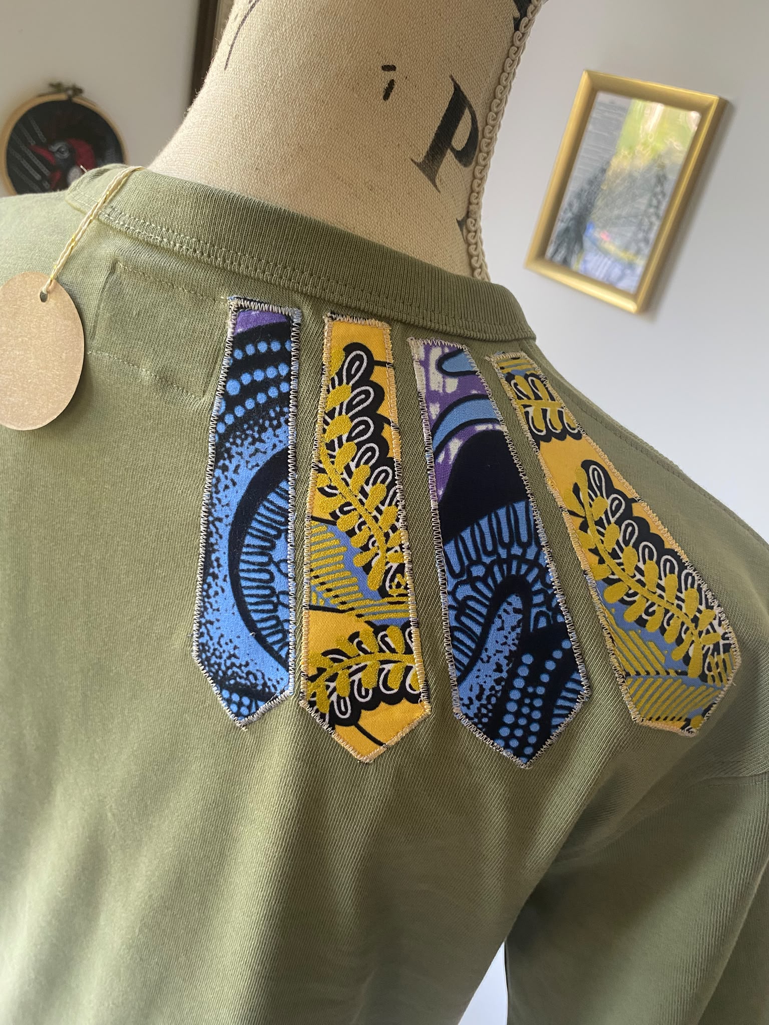 T-shirt kaki customisé – Taille S – Image 4