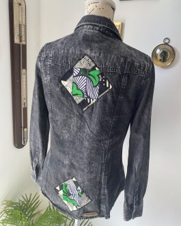 Chemise en jean noir effet délavé customisée – Taille 40