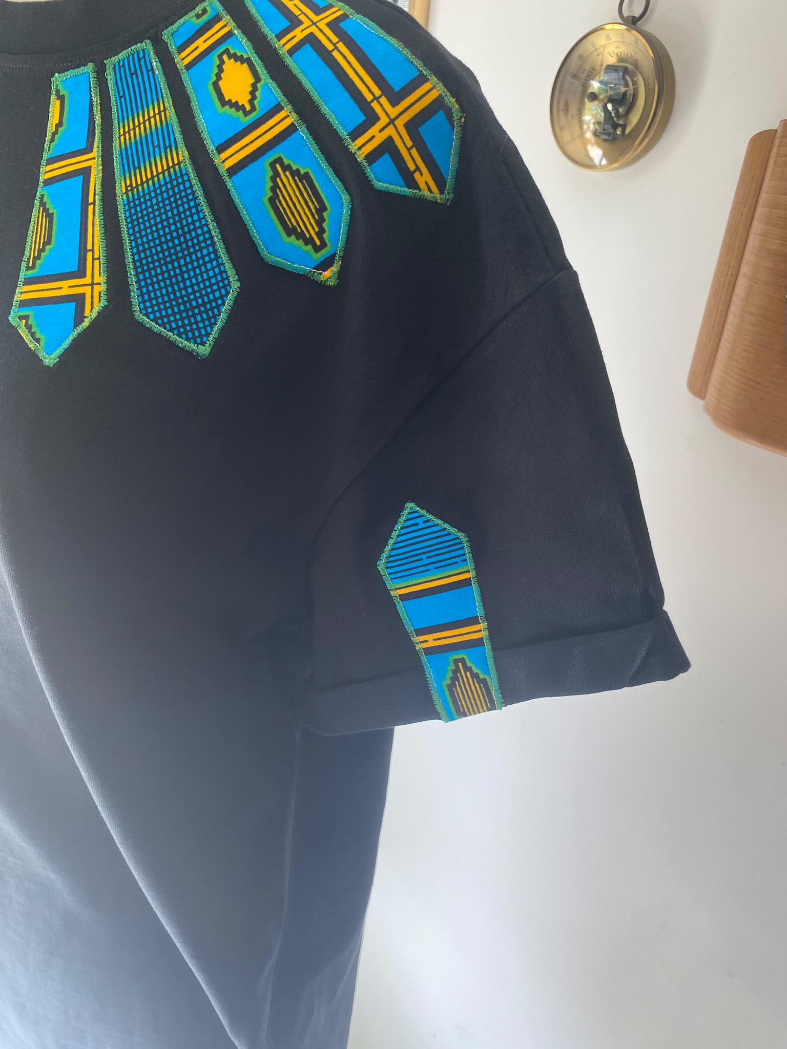 T-shirt noir customisé – Taille M Oversize – Image 5