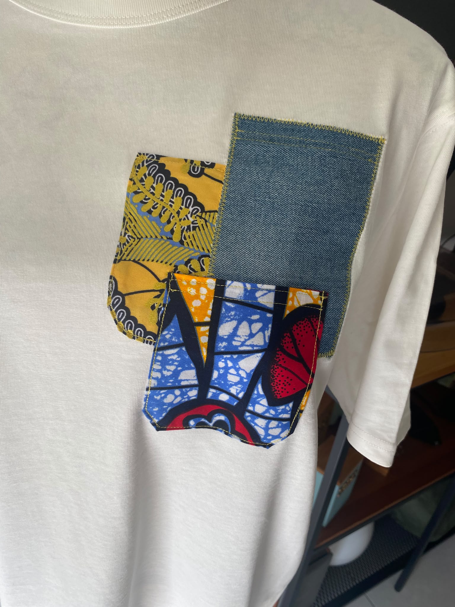 T-shirt blanc customisé wax & jean - Taille XL – Image 4