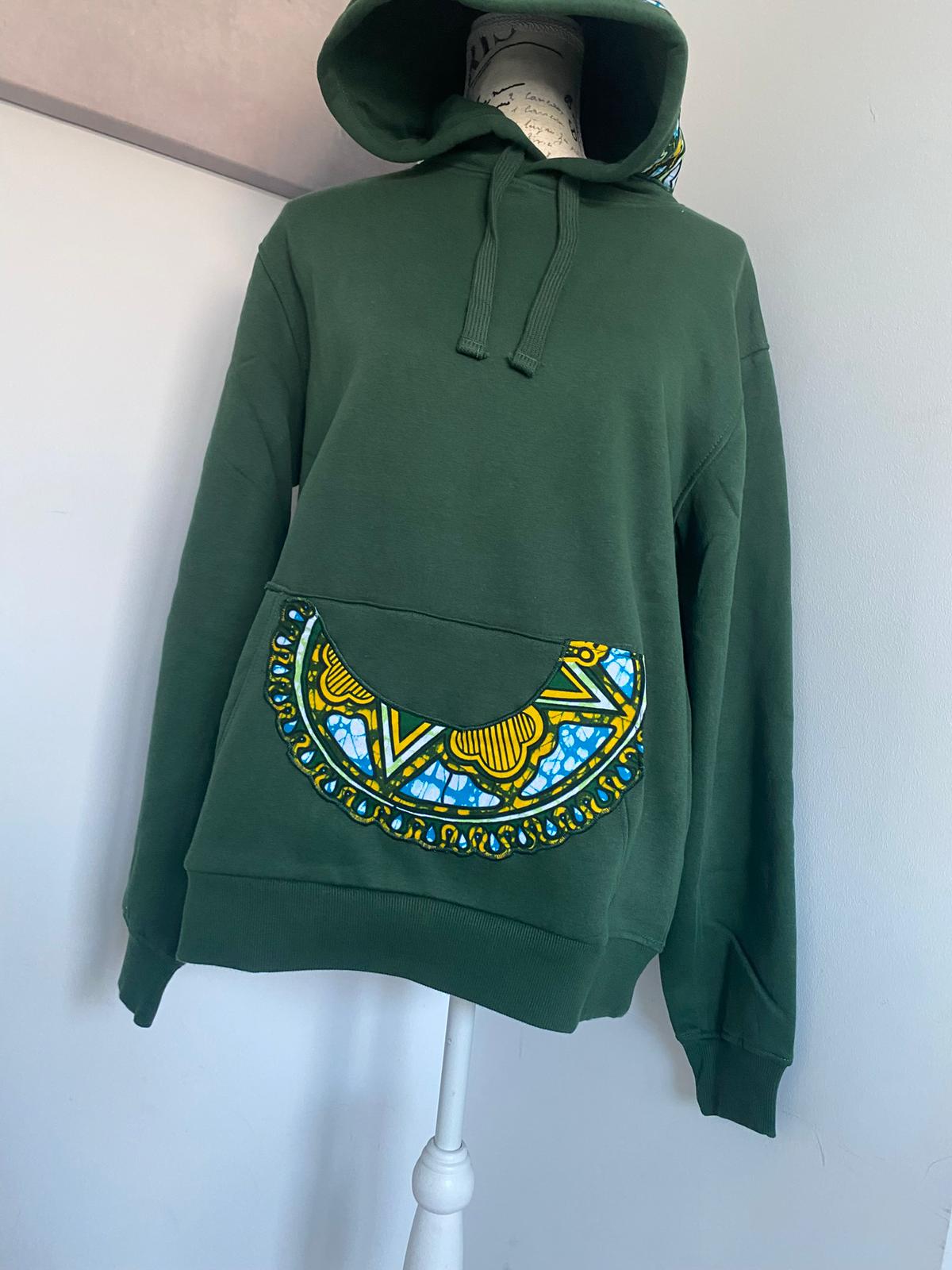Sweat à capuche vert customisé en wax - taille M – Image 4