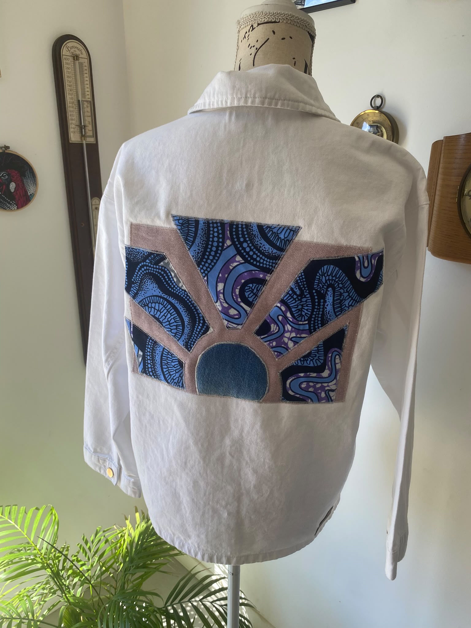 Veste blanche upcyclée wax – Taille S/M – Image 3