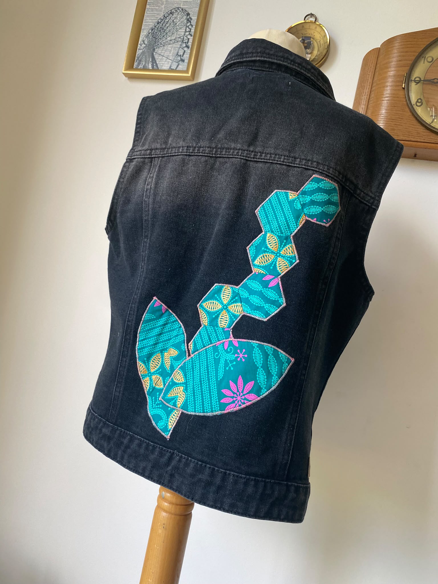 Veste en jean sans manches - Taille XS/S – Pièce unique MiJuCé – Image 2