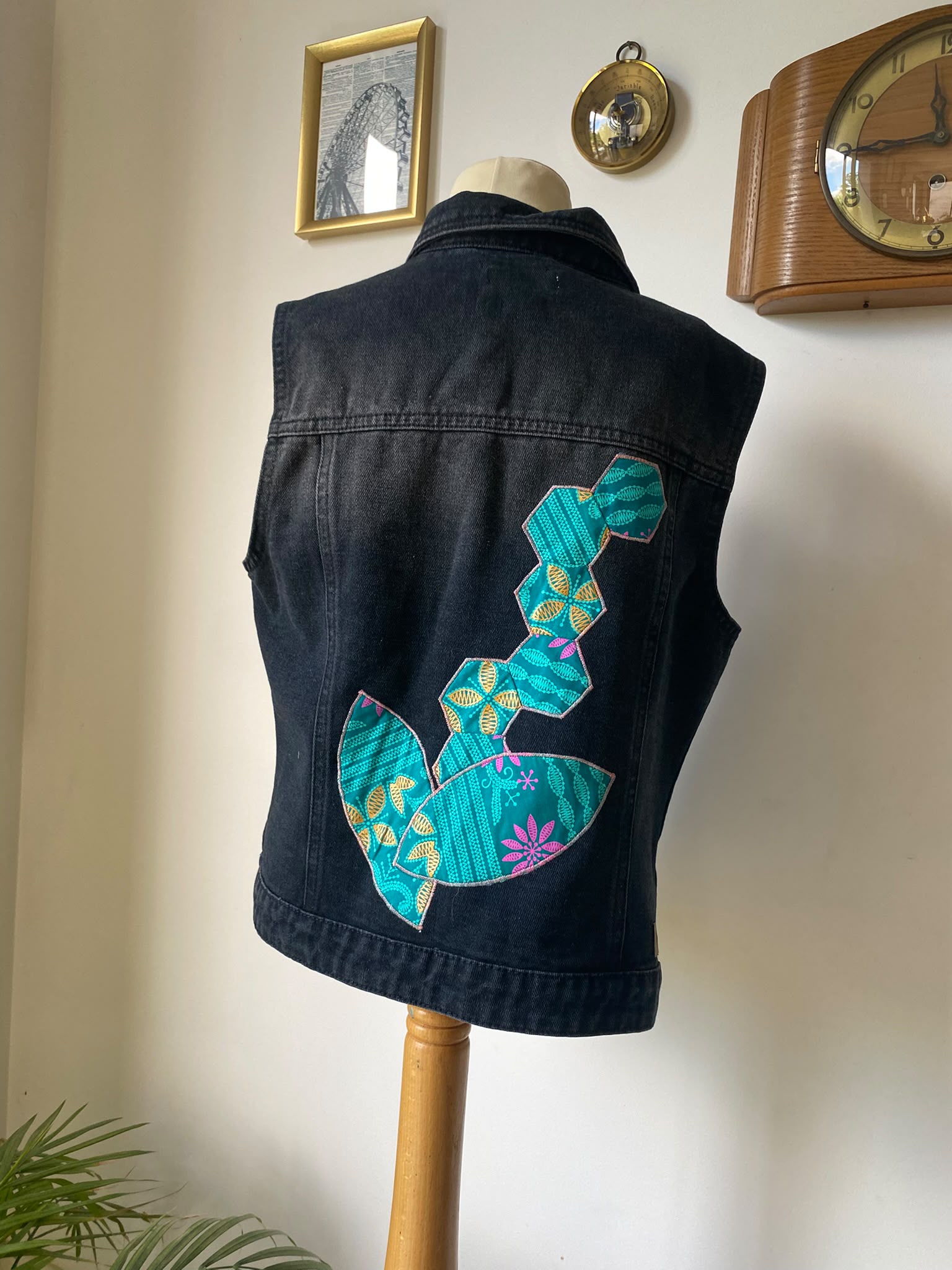 Veste en jean sans manches - Taille XS/S – Pièce unique MiJuCé – Image 5